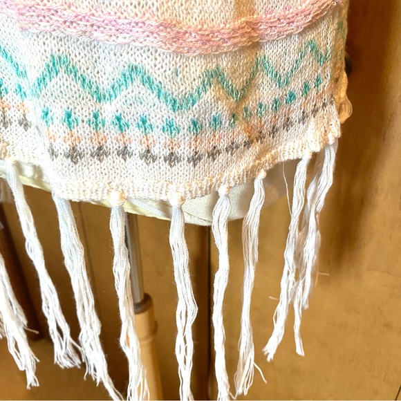 SAY WHAT crochet sweater vest in cream and pastels with fringe Boho fringe - Picture 5 of 14